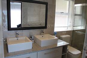 Phoenix Lodge and Waterside Accommodation
