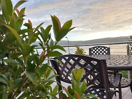 Phoenix Lodge and Waterside Accommodation
