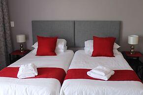 Phoenix Lodge and Waterside Accommodation