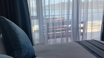 Phoenix Lodge and Waterside Accommodation