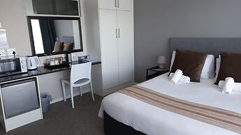 Phoenix Lodge and Waterside Accommodation