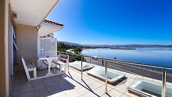 Phoenix Lodge and Waterside Accommodation