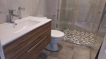 Phoenix Lodge and Waterside Accommodation