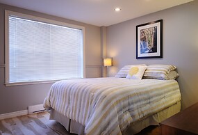 Moncton Suites - 267 Universite Ave