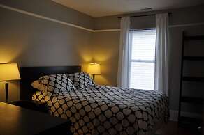 Moncton Suites - 267 Universite Ave