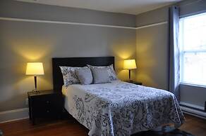 Moncton Suites - 267 Universite Ave