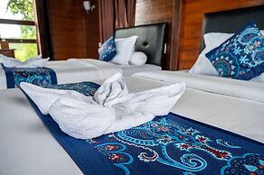 Noah Maratua Resort