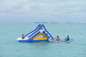 Noah Maratua Resort