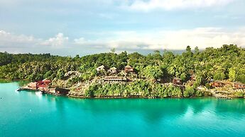 Noah Maratua Resort