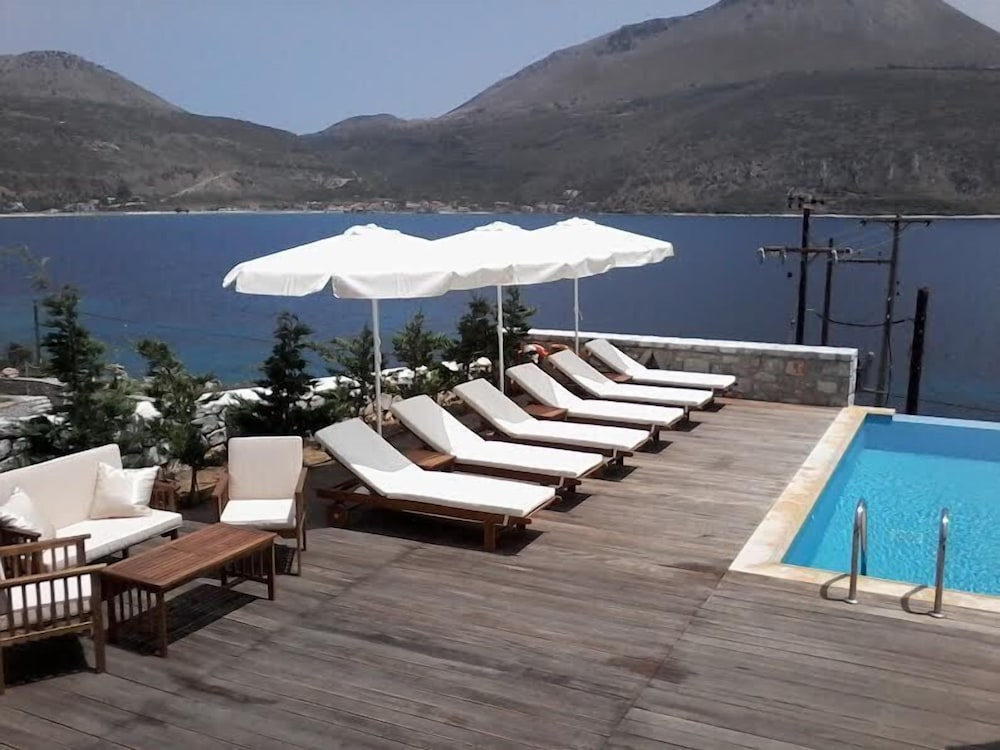 En Plo Luxury Suites