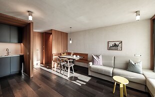 La Paula Apartments & Suites