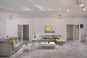 Milos Hotel