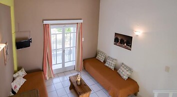 Kamaria Apartments