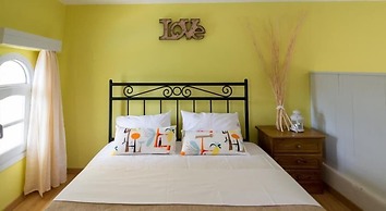 Kamaria Apartments