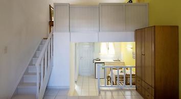 Kamaria Apartments