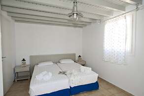 Gryparis Club Apartments