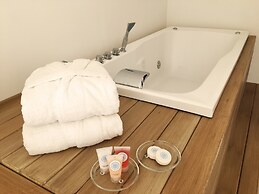 Live Hotel Boutique - Adults Only