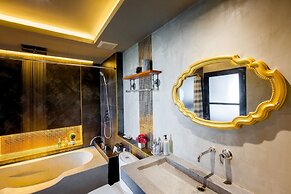 Loftmania Boutique Hotel