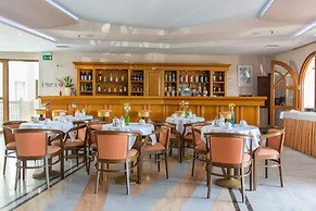 Anita Beach Hotel - Adults Only