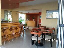 Zannis Hotel