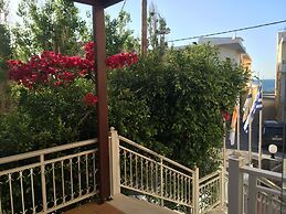 Zannis Hotel
