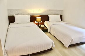 S2 Hotel
