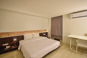S2 Hotel