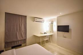 S2 Hotel