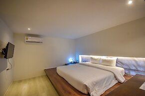 S2 Hotel