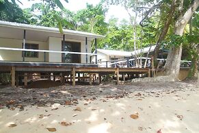 Evis Resort