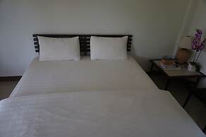 Thatphanom Place