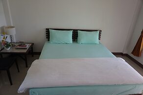 Thatphanom Place
