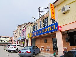 OYO 43962 Ezzy In Hotel
