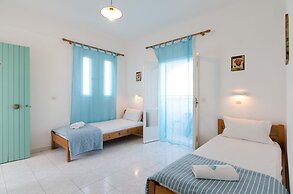 Aglaia Apartments & Studios