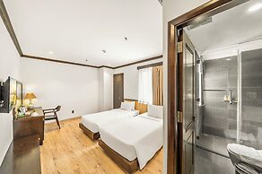 Palazzo Luxury Hotel