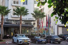 Malak Hotel