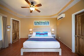 Mr. Tucan Hotel