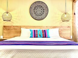 Mr. Tucan Hotel
