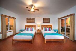 Mr. Tucan Hotel