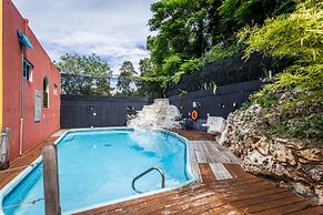 Altamont West Hotel