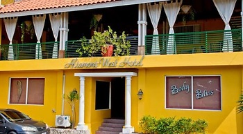 Altamont West Hotel