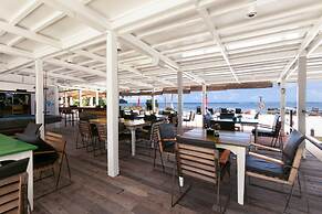 Reef Beach Resort