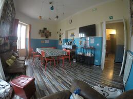 Victoria House Hostel