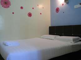 Max Inn Suite Hotel