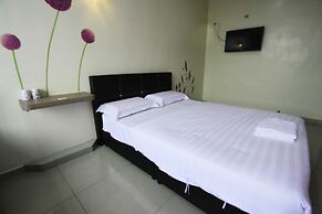 Max Inn Suite Hotel