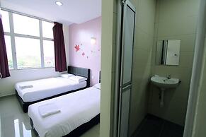 Max Inn Suite Hotel