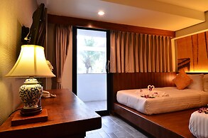 Lap Roi Karon Beachfront