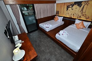 Lap Roi Karon Beachfront