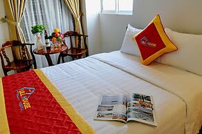 Full House Hotel