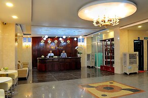Full House Hotel